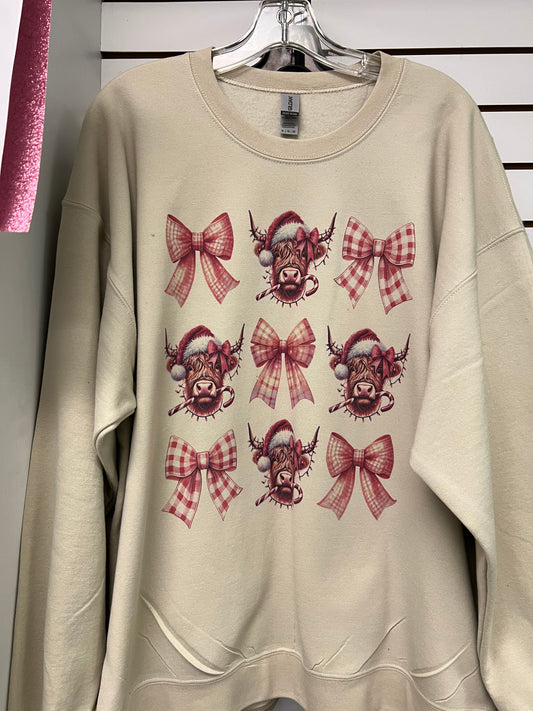 PINK HIGHLAND COW CHRISTMAS CREWNECK