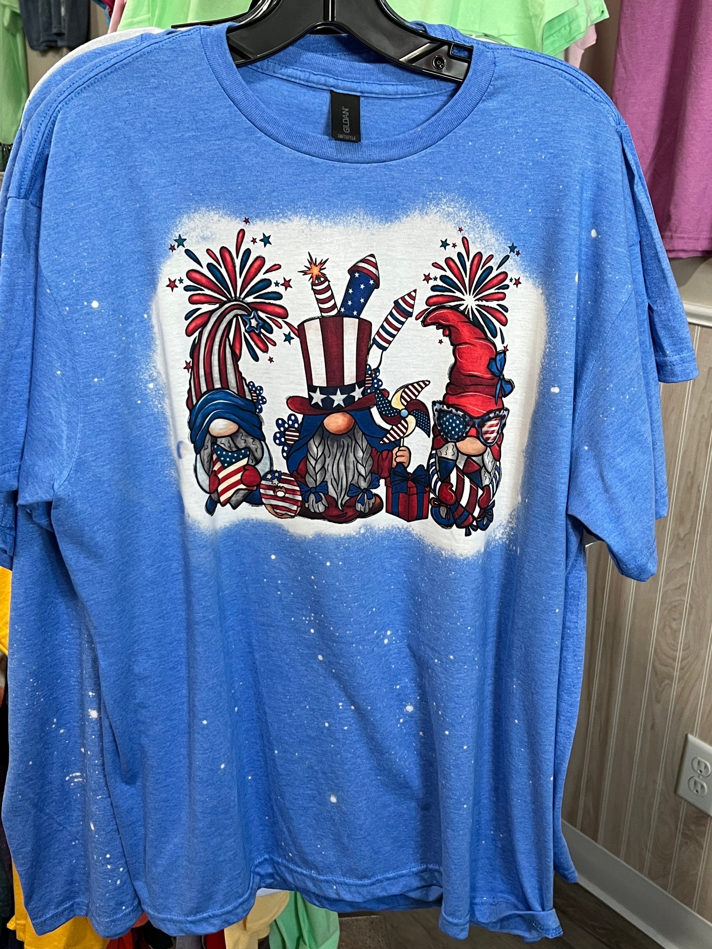 JULY 4TH AMERICAN GNOMES BLEACH T-SHIRT